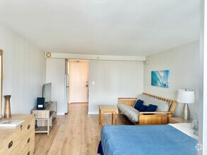 Building Photo - Furnished Studio in Waikiki