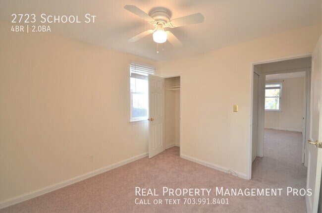 Building Photo - 2723 School St
