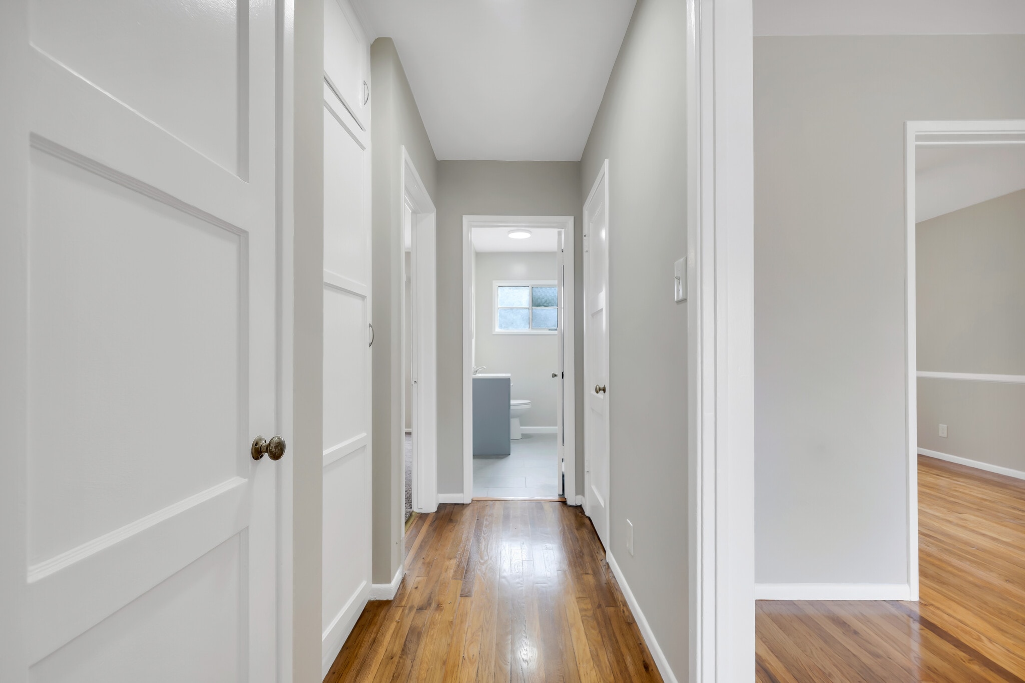Hallway Storage - 4080 Abourne Rd