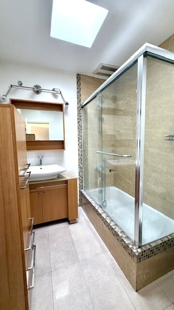 Building Photo - 6244 Morse Ave