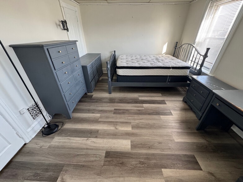 Building Photo - 46 Montgomery Ave