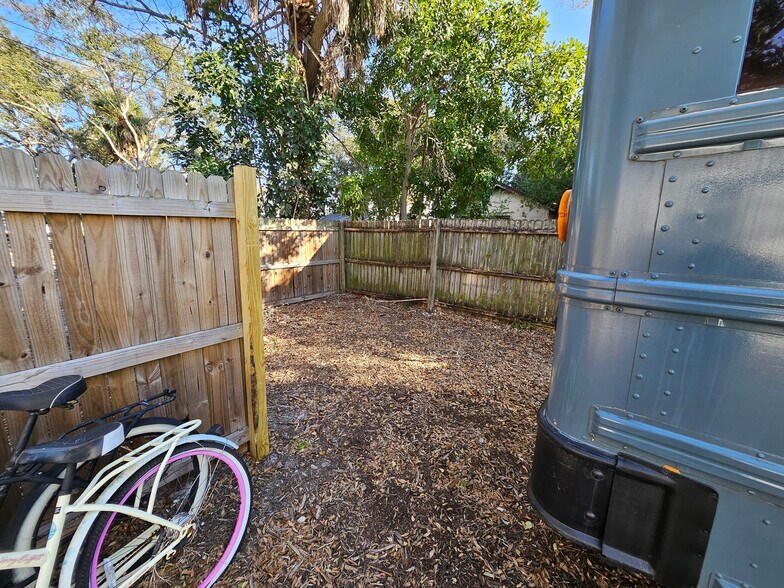 Separate dedicated parking and outdoor area - 2450 44th St S