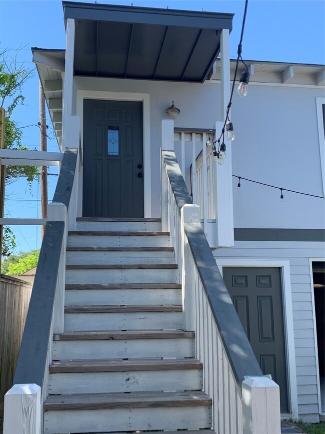Primary Photo - 1210 Avenue M