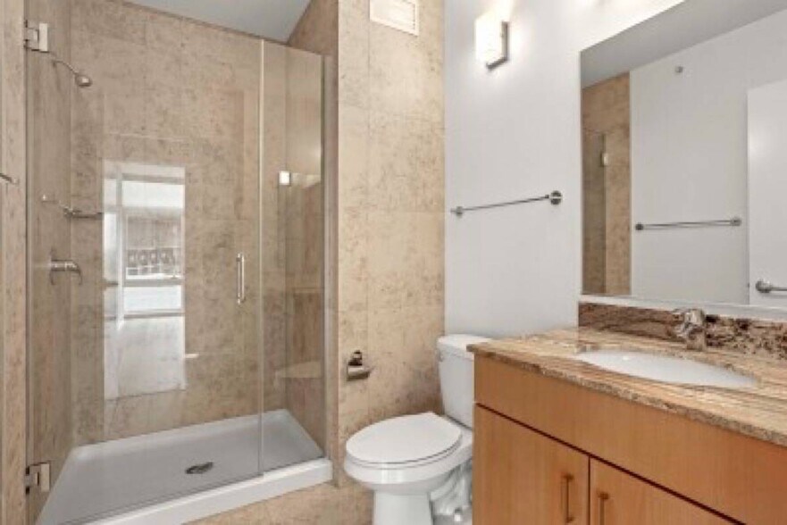 Building Photo - 2122 43rd St