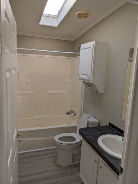 Building Photo - 1401 Harbor House Dr