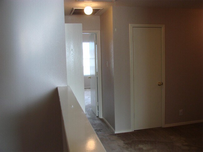 Building Photo - 73 Autumn Pass