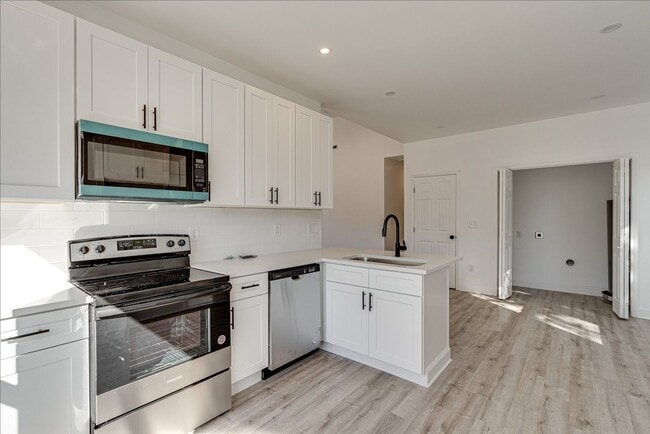 Building Photo - Brand New 3BR/2BA Home for Rent – Modern C...