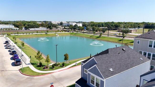 Building Photo - 3022 La Latina Dr