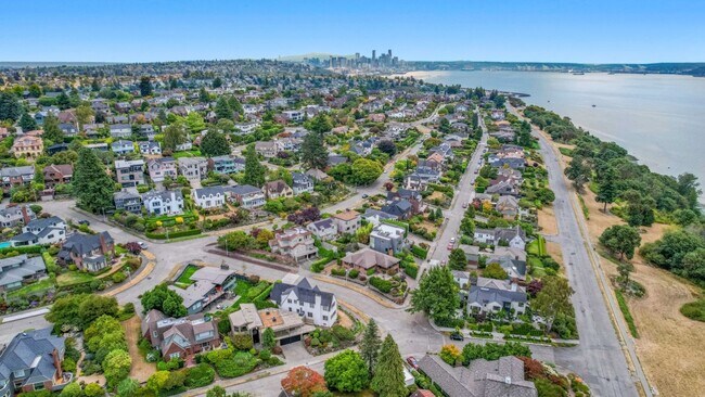 Building Photo - 4Bd/3Ba Seattle House