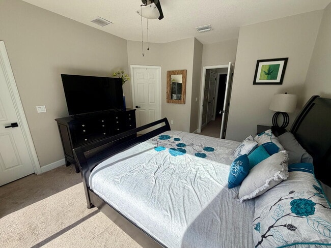 Building Photo - Furnished 3BR Townhome in Clermont