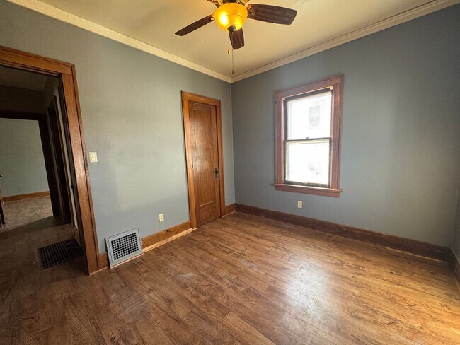 Building Photo - Huge 4 bedroom House with large garage