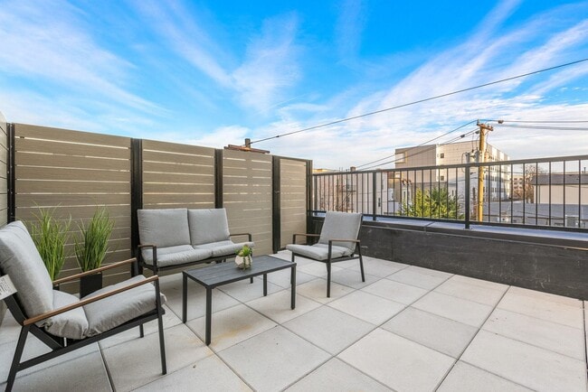 Building Photo - 1 Mallory Ave