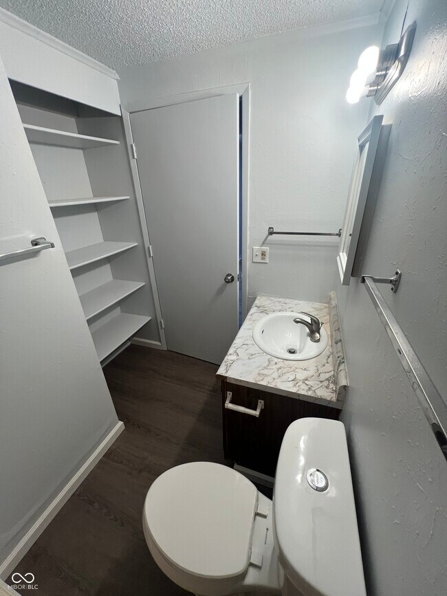 Building Photo - 2000 Indianapolis Rd