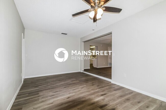 Building Photo - 3 Bedroom Pet-Friendly Home in Apopka, FL with Main Street Renewal