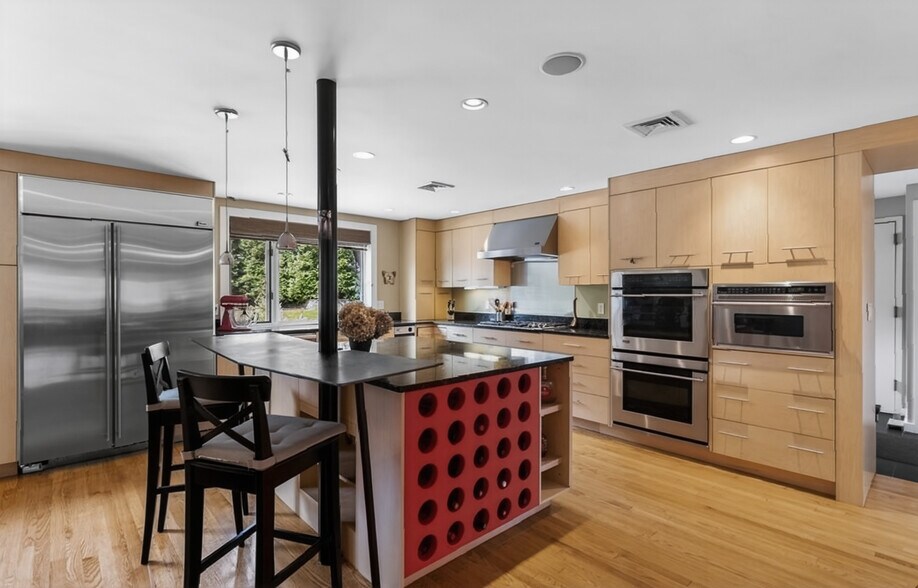 Building Photo - 15 Suban Pl