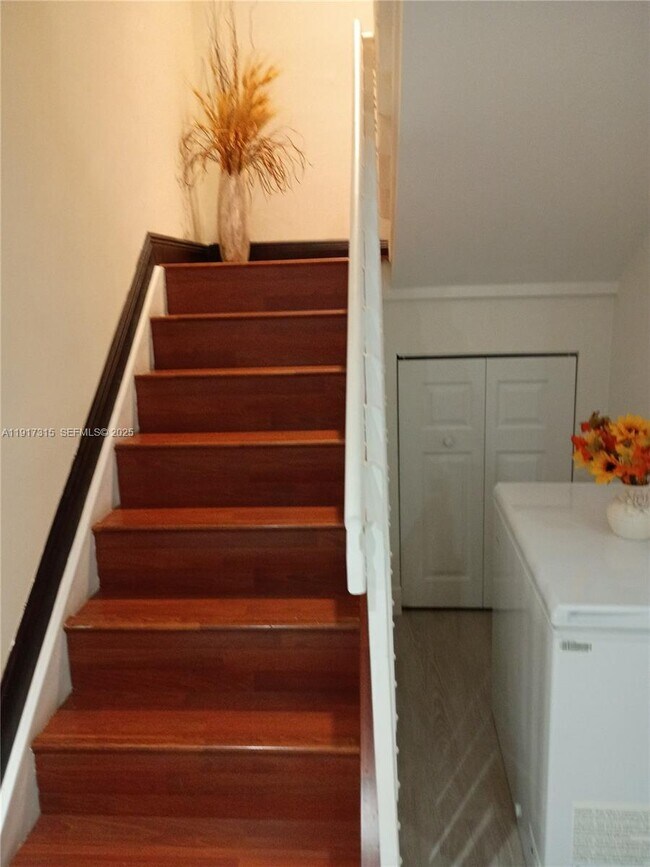 Building Photo - 13274 SW 142nd Terrace