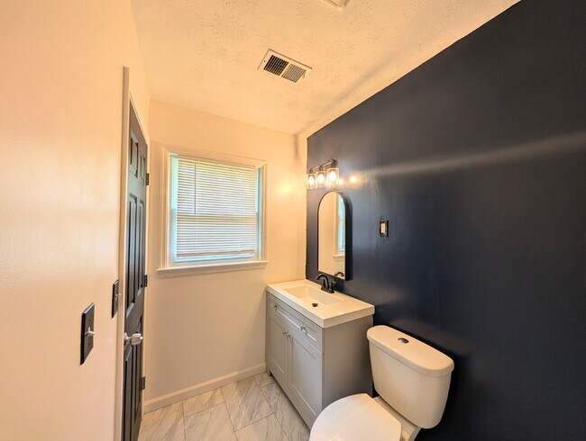Building Photo - Fully Renovated 3BR/2BA, Fenced Yard, Pet-Friendly — Minutes to Fort Benning — Lawn Care, Pest Co...