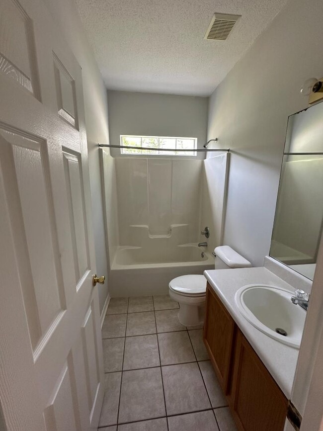 Building Photo - 2061 Laurel Oak Ct