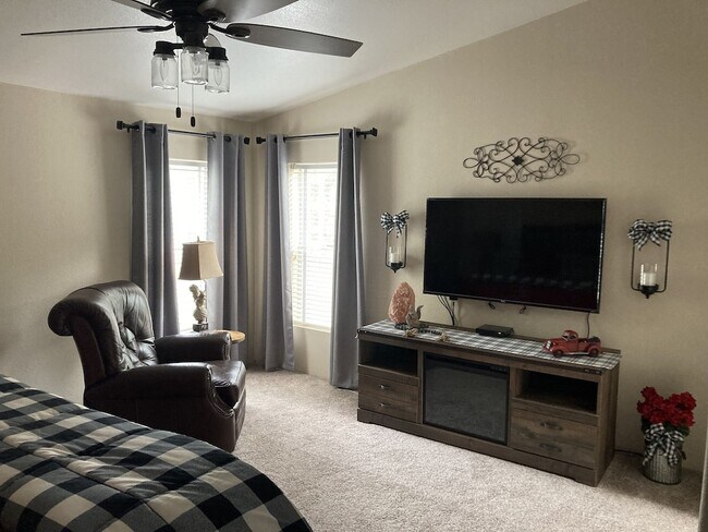 Building Photo - 3239 Pine Needle Dr