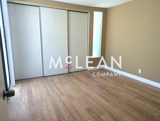 Building Photo - Beautiful 2BD/2BA Sunrise Oasis Condo with Resort Amenities