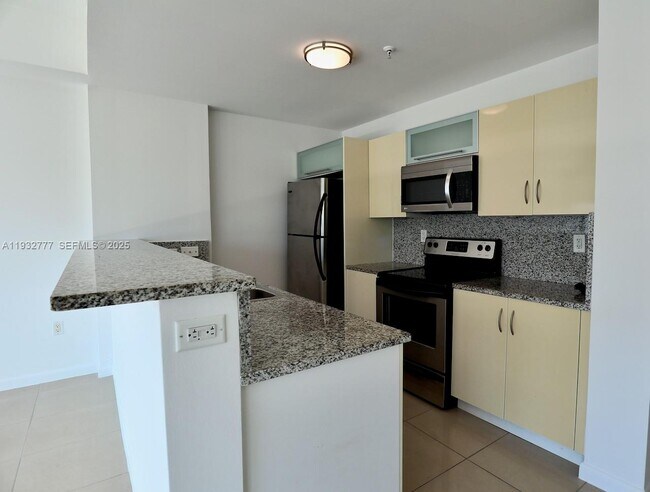 Building Photo - 2694 Inagua Ave