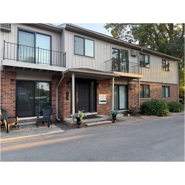 Building Photo - 1280 Dewey St
