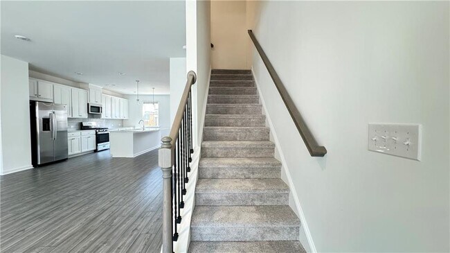 Building Photo - 104 Holt Ln