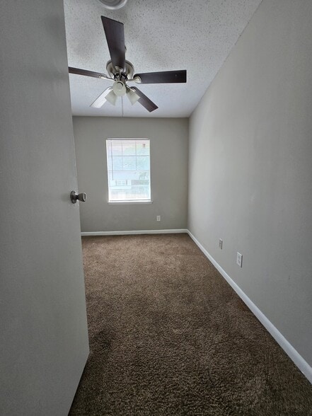 Building Photo - 1840 Tall Pines Cir