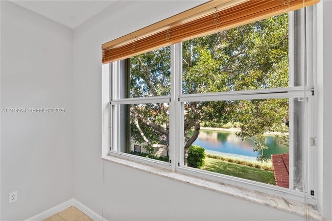 Building Photo - 1655 NE 33rd Rd