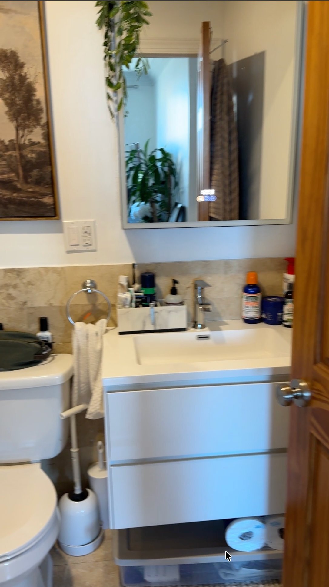 Building Photo - 56 Monitor St