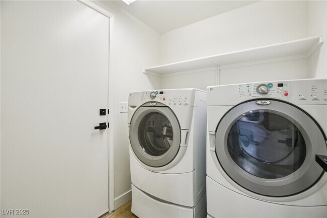 Building Photo - 6027 Riflecrest Ave