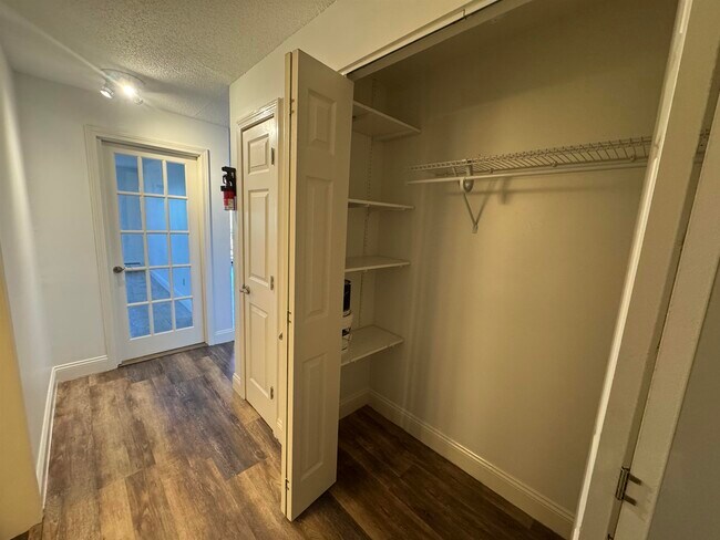 Building Photo - 136 Mammoth Rd