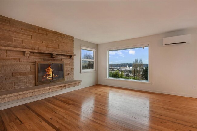 Building Photo - North Beacon Hill House - 2 bedrooms