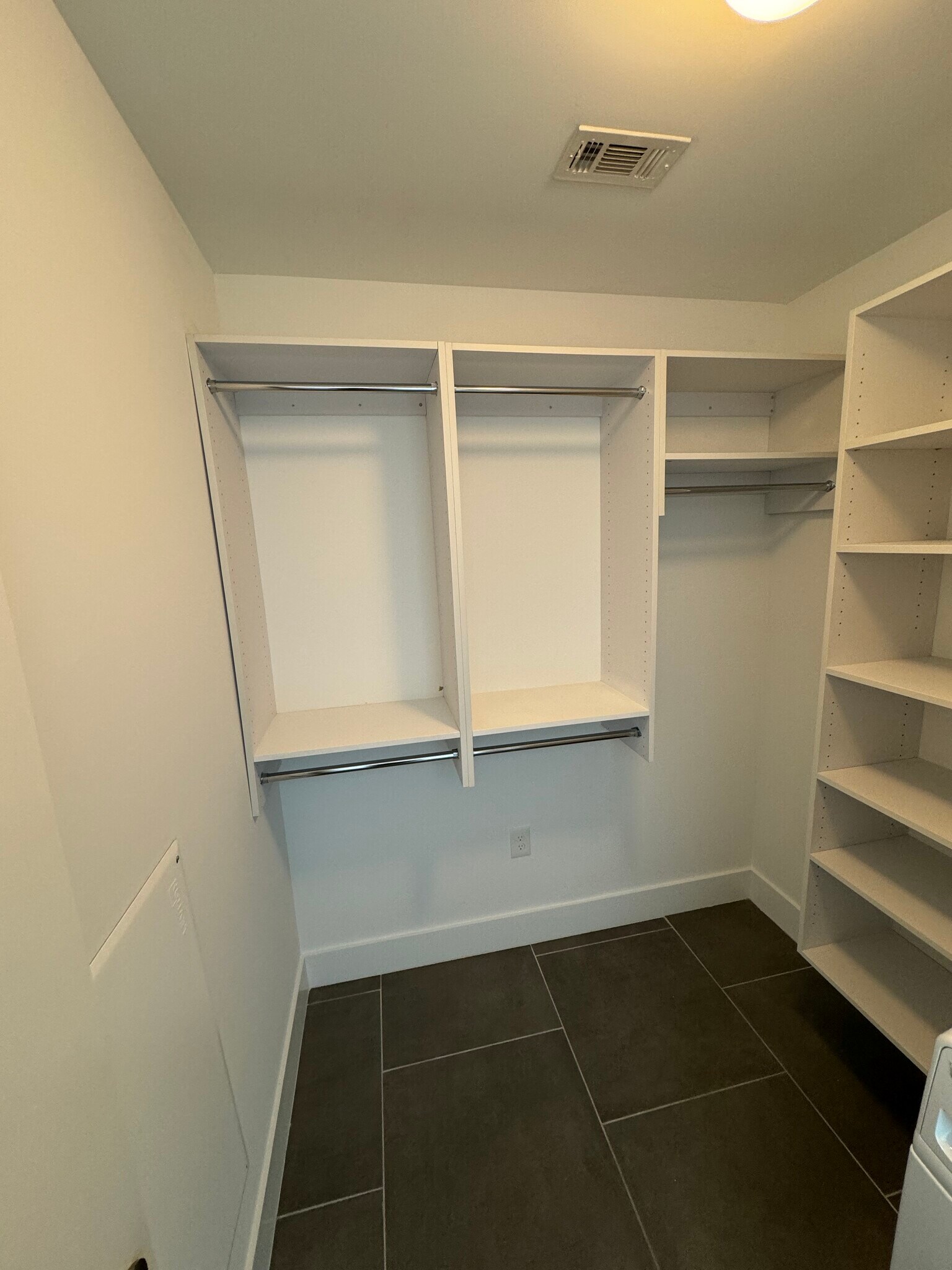 BUILT IN CLOSET - 119 NE 20th St
