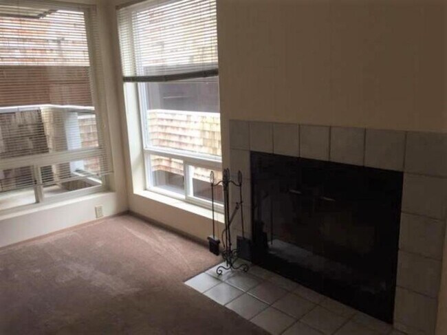 Building Photo - 1 bedroom in Seattle WA 98116