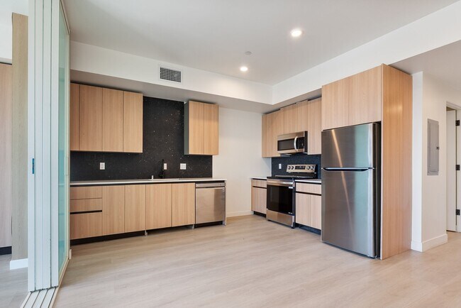 Building Photo - BRAND NEW CONSTRUCTION - Move-In Special 8...