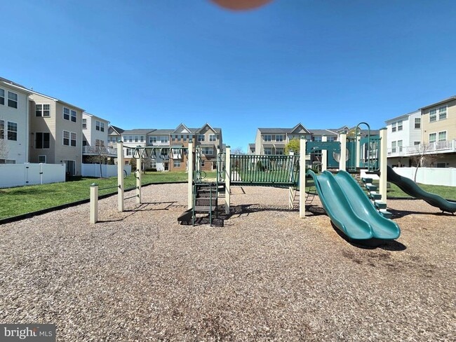 Building Photo - 1113 Red Hawk Way