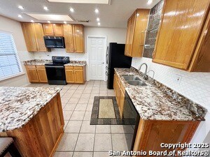 Building Photo - 10214 Sandbrook Hill