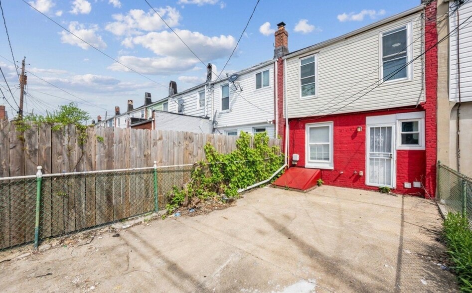 Building Photo - 3335 Lyndale Ave