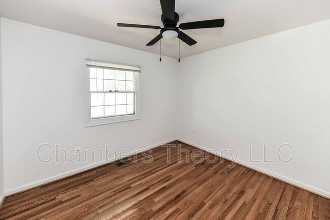 Building Photo - 1020 S Hoga Rd