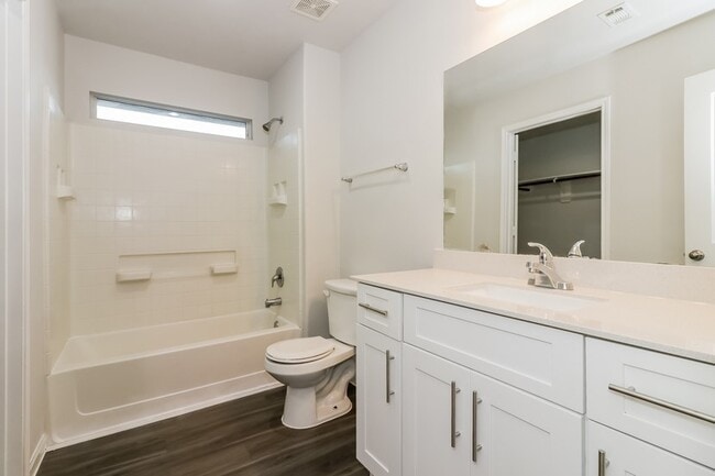 Building Photo - 5710 S Brenwood Dr