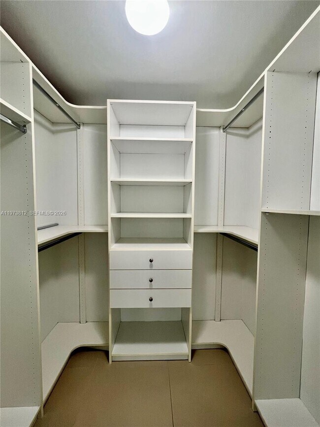 Building Photo - 31 SE 6th St