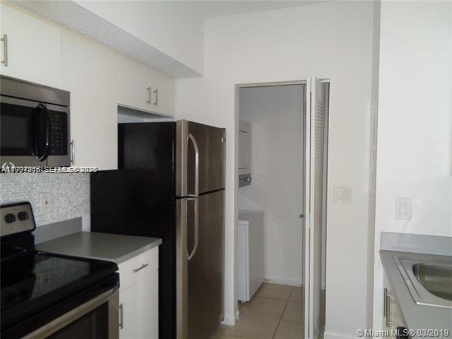 Building Photo - 3271 Sabal Palm Manor