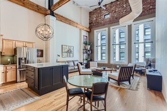 Building Photo - Stunning Downtown Loft w/23 ft. Ceilings -...