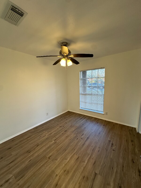 Building Photo - 7206 Glen Haven Dr