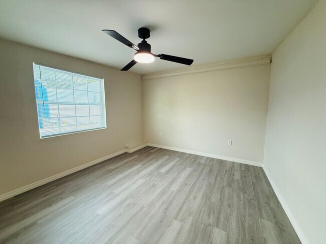 Building Photo - remodeled home in St. Pete