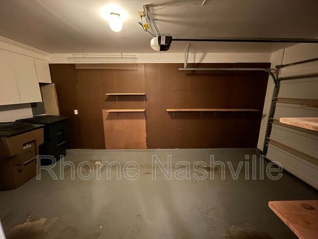 Building Photo - 401 Bowling Ave