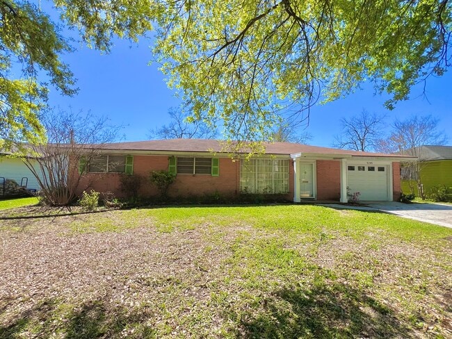 Building Photo - 5195 Oriole Dr