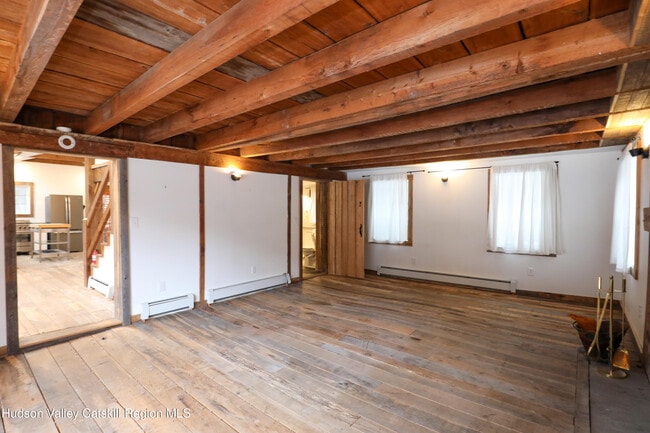 Building Photo - 683 Woodland Valley Rd