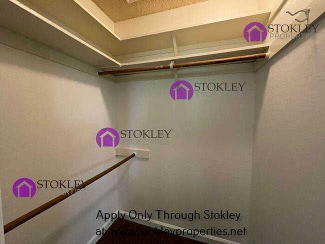 Building Photo - 1060 Oak Grove Rd